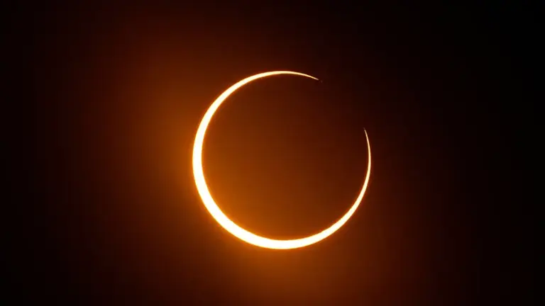 Dónde y cuándo ver hoy el eclipse solar en directo: horarios y streaming