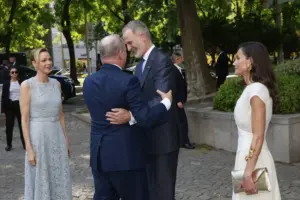 El enfrentamiento entre la reina Letizia y Charlène de Mónaco que nadie vio