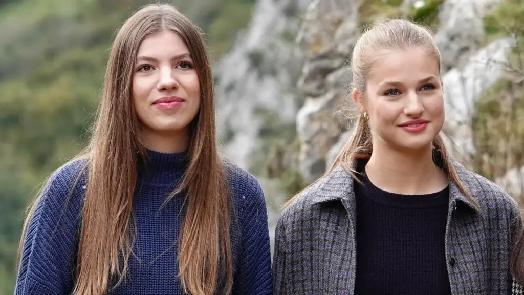 La bofetada de la infanta Sofía a Victoria Federica impacta en redes 1 El férreo cordón sanitario alrededor de la infanta Sofía y su hermana