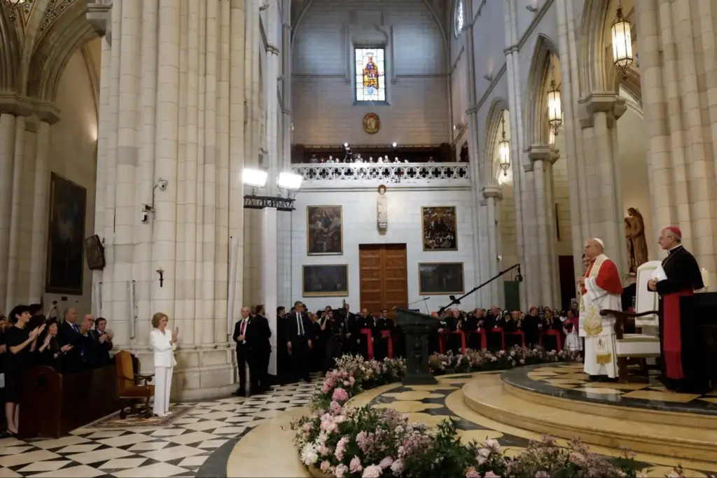 ¿Con quién coqueteaba Felipe VI? Expertos en Casa Real exponen al Rey: "Se nota que sigue perdidamente enamorado" 3 El papel relegado de la madre de Felipe VI en los grandes actos
