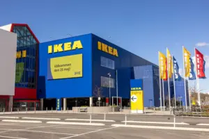 Ikea pone en oferta su estor térmico a precio de outlet para mejorar el aislamiento en verano
