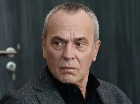 ¿Un asesino en casa? El asfixiante thriller de José Coronado que te dejará sin dormir este verano ¿Un asesino en casa? El asfixiante thriller de José Coronado que te dejará sin dormir este verano