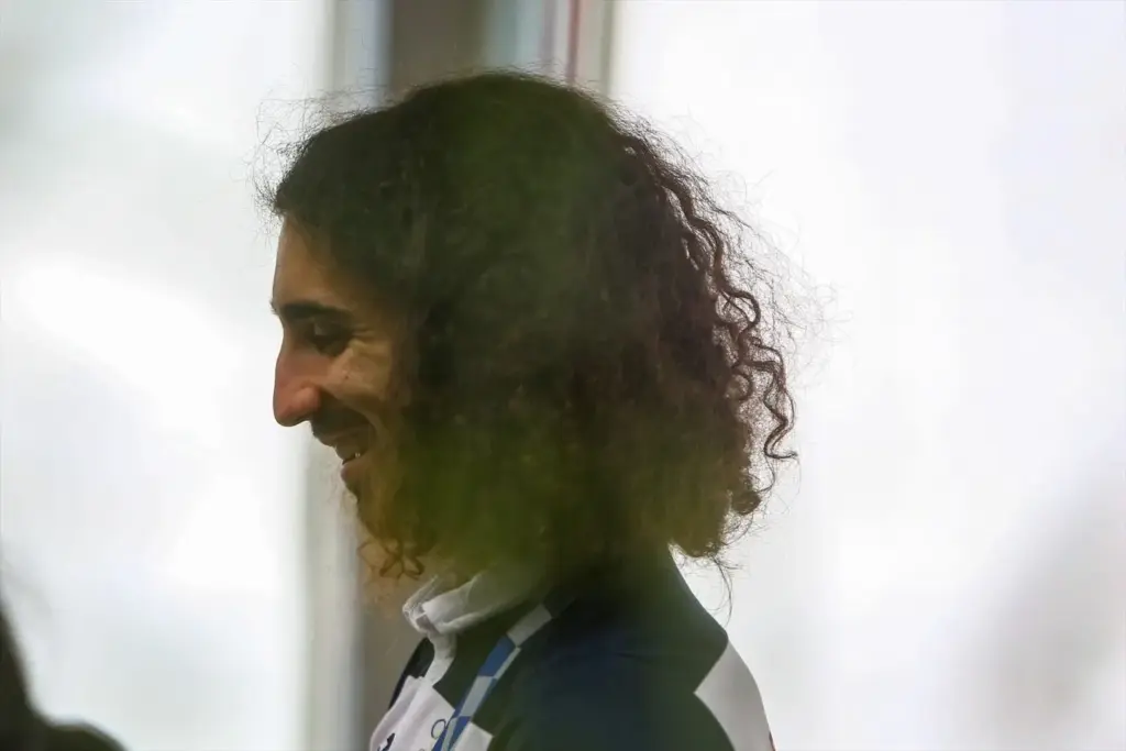 La vena emprendedora de Cucurella y su familia: negocios y vida personal del nuevo fichaje del Real Madrid 3 La melena de Cucurella