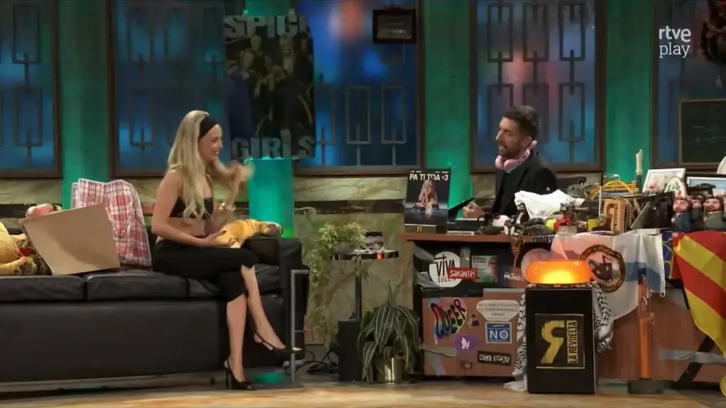 "Lo estaba pasando fatal": El secreto de Ana Mena sobre su peor momento en directo sale a la luz 4 Las insólitas lesiones físicas por jugar en la portería