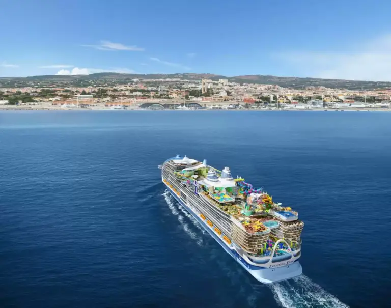 Descubre Legend of the Seas: el crucero más grande del mundo ya navega desde Málaga