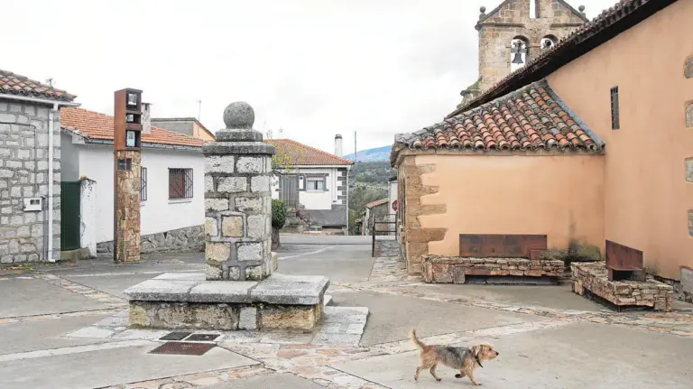 A menos de una hora de Madrid hay un pueblo con 70 habitantes donde el móvil casi no tiene cobertura