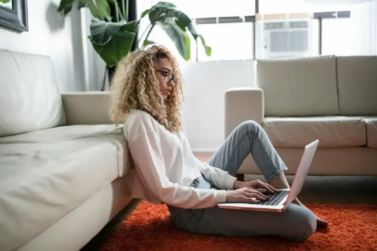 Guía de Hacoo opiniones: por qué la transparencia radical está cambiando las redes sociales