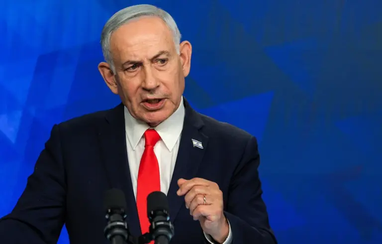 Vance avisa a Netanyahu de que no ataque al único aliado que le queda