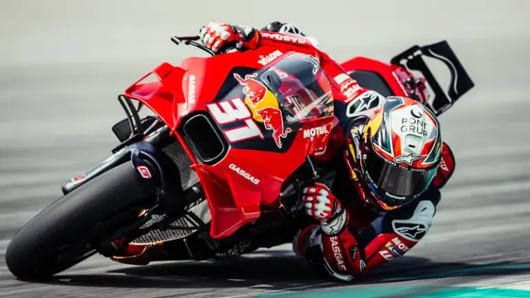 Pedro Acosta rompe el mercado: ficha por Ducati y será compañero de Marc Márquez