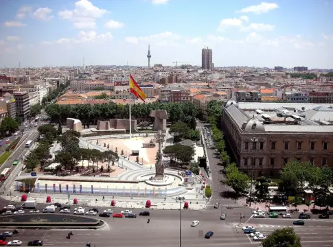 La Plaza de Colón se llena este domingo para ver a España ante Arabia Saudí en pantalla gigante y gratis La Plaza de Colón se llena este domingo para ver a España ante Arabia Saudí en pantalla gigante y gratis