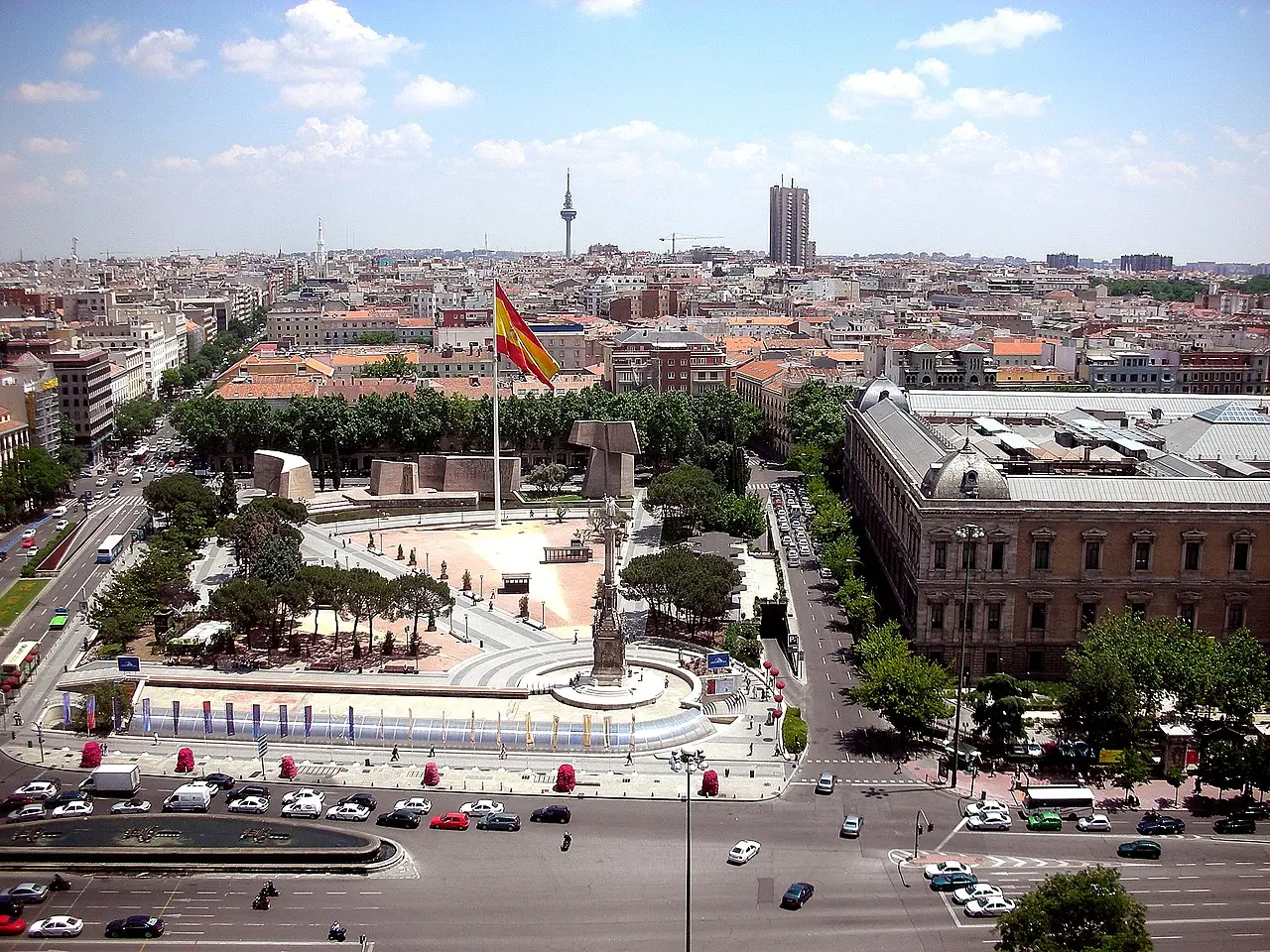 La Plaza de Colón se llena este domingo para ver a España ante Arabia Saudí en pantalla gigante y gratis La Plaza de Colón se llena este domingo para ver a España ante Arabia Saudí en pantalla gigante y gratis