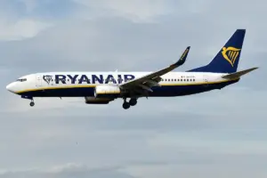 IAG, Ryanair y Volotea alertan: los billetes de avión subirán por el nuevo comercio de emisiones