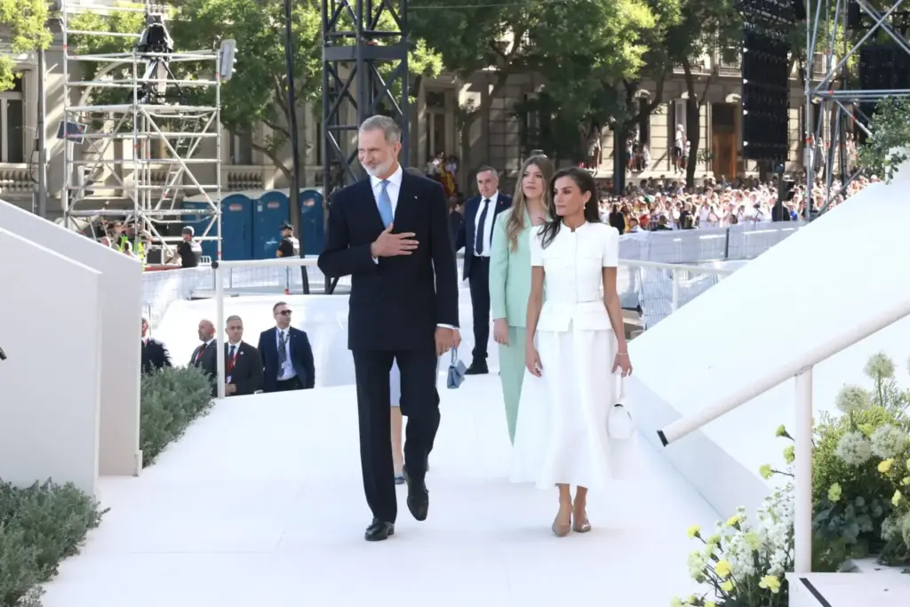 Los momentos más icónicos del Papa León XIV junto a la Familia Real en Madrid 4 Una reunión improvisada tras la misa del Papa León XIV