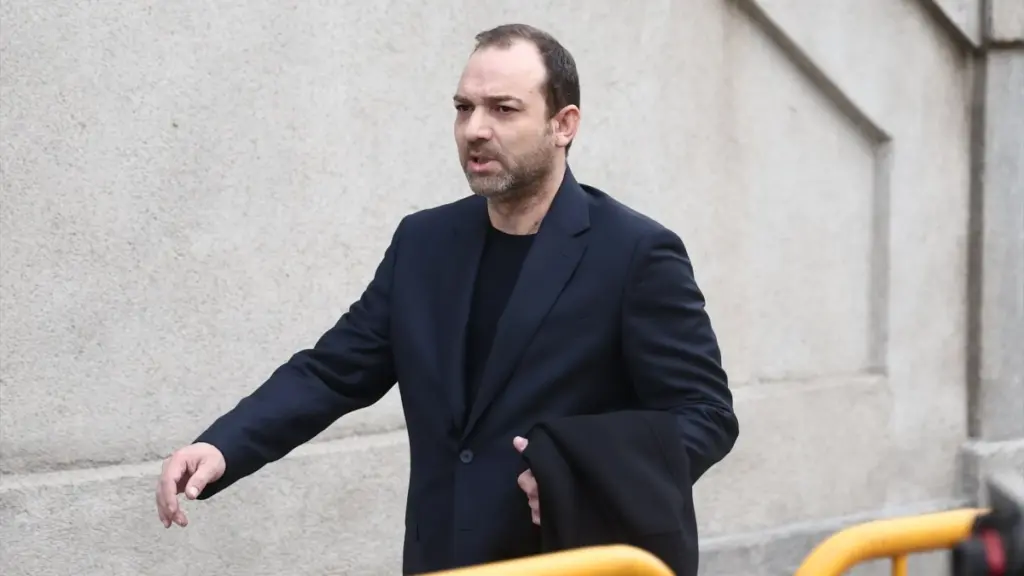 "Aldama se va de rositas y mi padre se va a morir en prisión": El pronóstico de Víctor Ábalos tras conocer la condena del exministro 1 Víctor Ábalos rompe su silencio ante la decisión del Tribunal Supremo