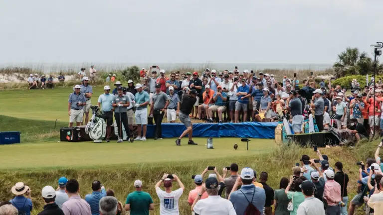 Abucheos históricos a Wyndham Clark en el US Open: la policía interviene