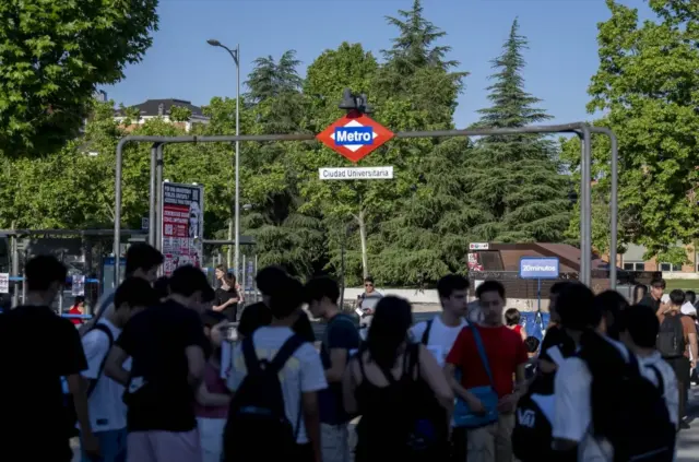 Colapso en Madrid por la PAU: Los 'parches' de Metro y Cercanías no evitan los problemas en el transporte