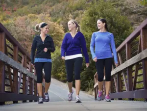 Adiós a los 10.000 pasos: la ciencia revela el número exacto que necesitas caminar al día para alargar la vida