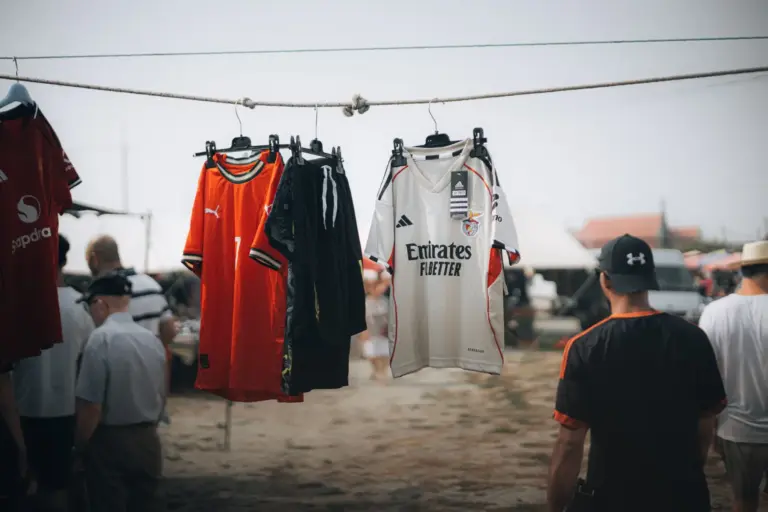 Adidas vs réplicas: la camiseta falsa de España se vende más que la oficial a 187€