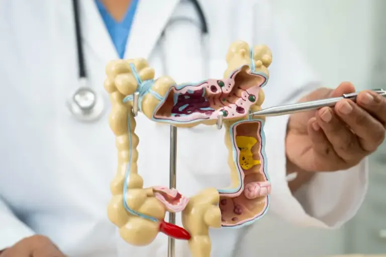 Sanidad activa una revisión tras detectar falsos positivos en el cribado de cáncer de colon en Málaga
