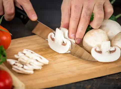 El fallo común al limpiar los champiñones que arruina por completo todas tus recetas caseras El fallo común al limpiar los champiñones que arruina por completo todas tus recetas caseras