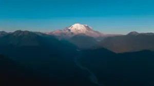 cuarteto de volcanes nevados de la Cordillera de las Cascadas
