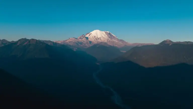El cuarteto de volcanes nevados de la Cordillera de las Cascadas según la NASA