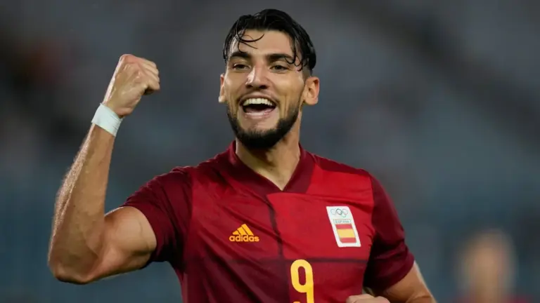 Rafa Mir, condenado a 8,5 años: la sentencia que agita el fútbol español