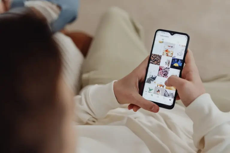 Instagram para buscar empleo: así está ganando la batalla a LinkedIn entre los jóvenes