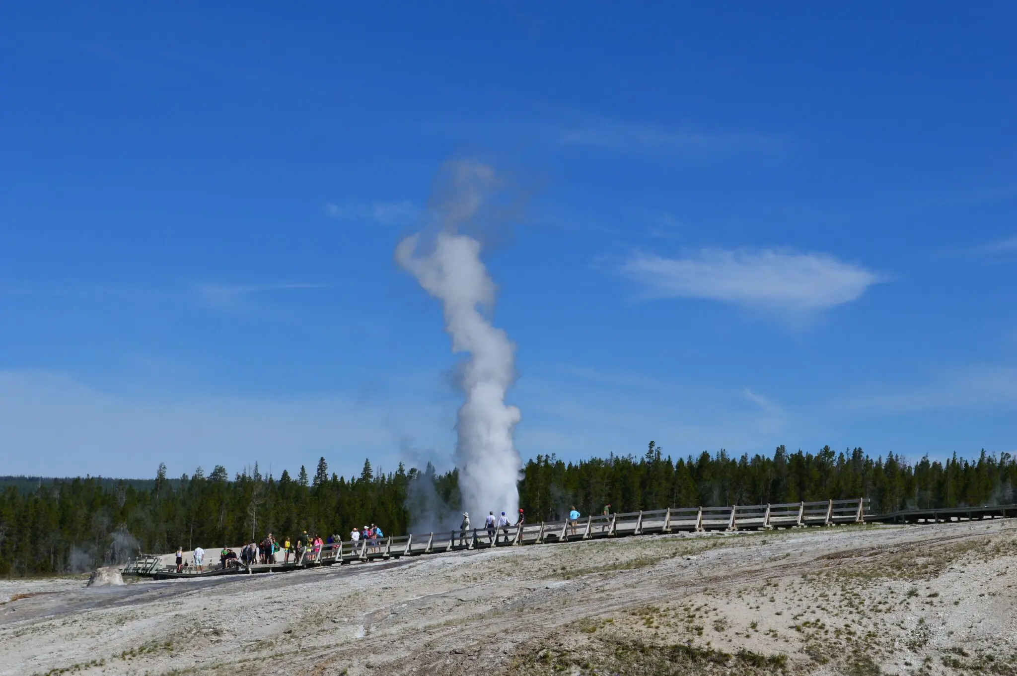 Yellowstone, naturaleza a la americana: el géiser que dicta el reloj turístico 3 Old Faithful Yellowstone