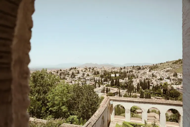 He visitado Órgiva, el pueblo hippy de Granada donde el budismo europeo tiene su templo más grande (y es una pasada)