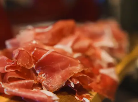 Qué son los puntos blancos del jamón y por qué es una excelente noticia que los tenga el que compras Qué son los puntos blancos del jamón y por qué es una excelente noticia que los tenga el que compras