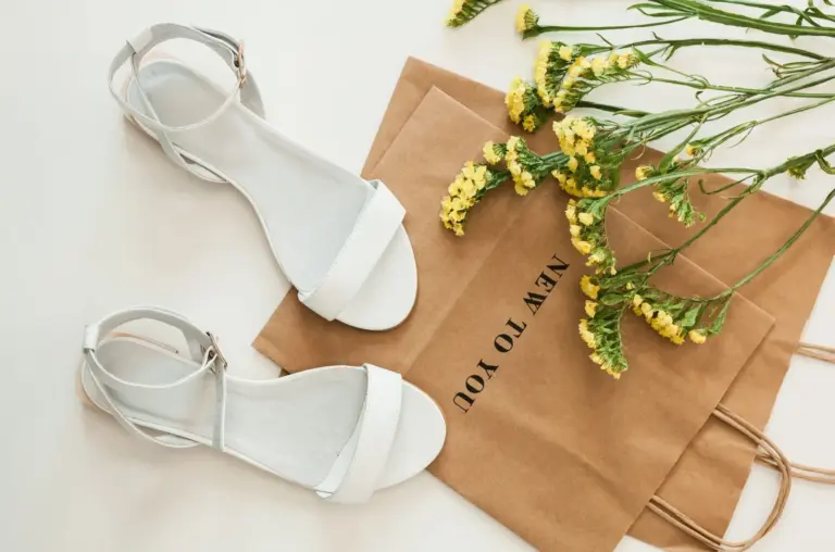 Las calles de Madrid se rinden ante estas sandalias blancas de Mango (y cuestan 59,99 €)