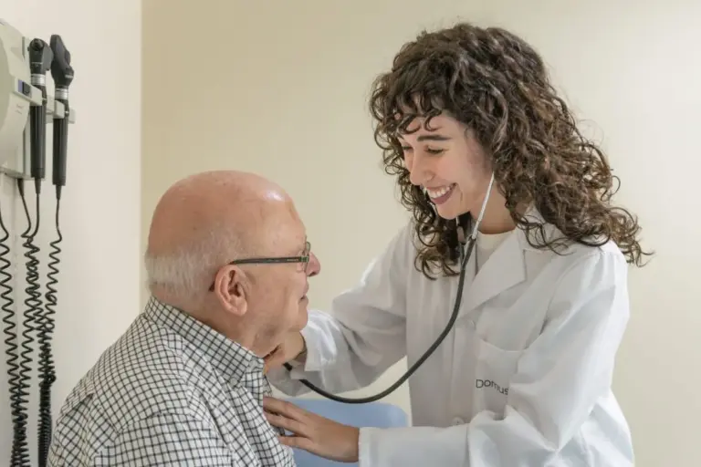 El sector geriátrico reclama más especialización y coordinación para afrontar el reto demográfico