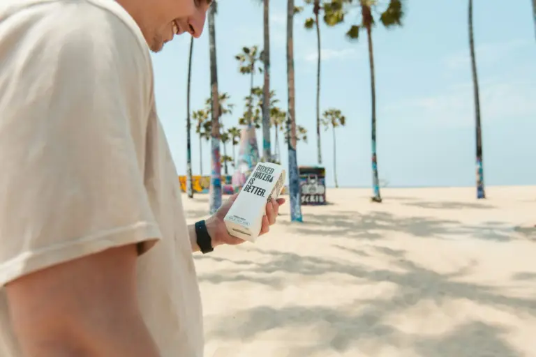 El 86% de TikTok apoya la crema solar, pero el algoritmo premia el bulo