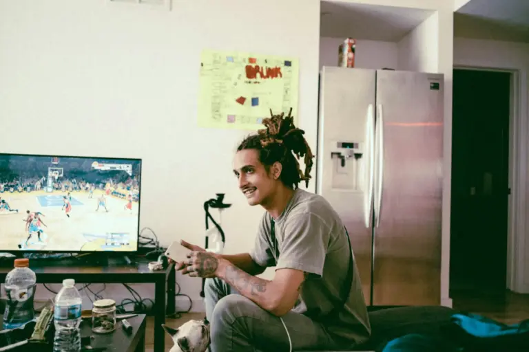 Twitch entrena sus modelos de IA con tus streams sin avisar y la comunidad ya ha estallado