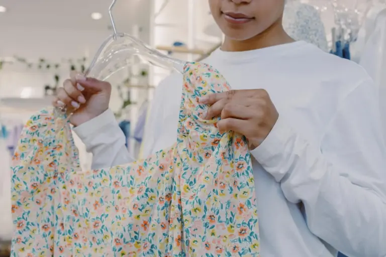 Vestidos de flores low cost en Mango, Zara, H&M y más
