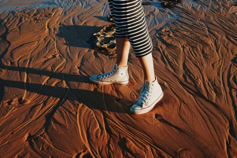 Las Skechers rebajadas en azul cielo con amortiguación: menos de 52 € para caminar en septiembre