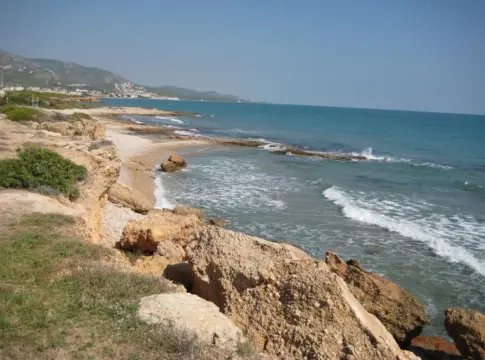 Ni en la playa ni en la montaña: el punto exacto para ver el eclipse histórico a orillas del Mediterráneo Ni en la playa ni en la montaña: el punto exacto para ver el eclipse histórico a orillas del Mediterráneo