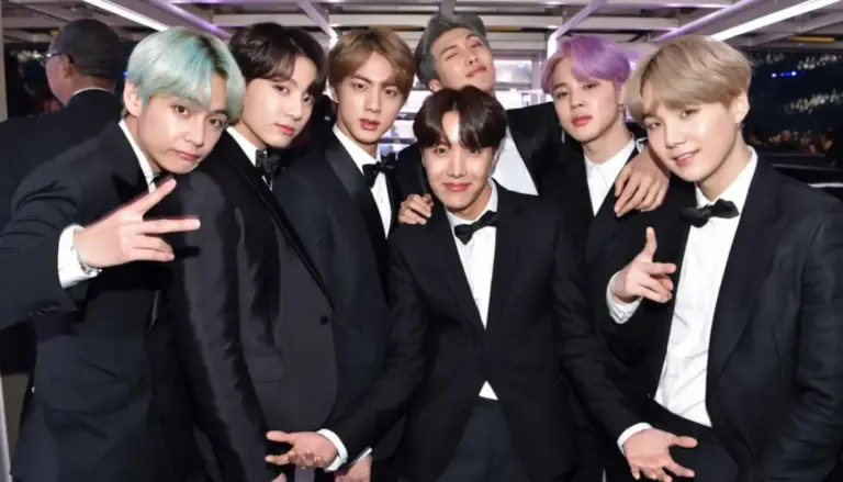 V, de BTS, revela su pérdida de audición en plena gira ARIRANG: solo tiene un 30% en el oído derecho