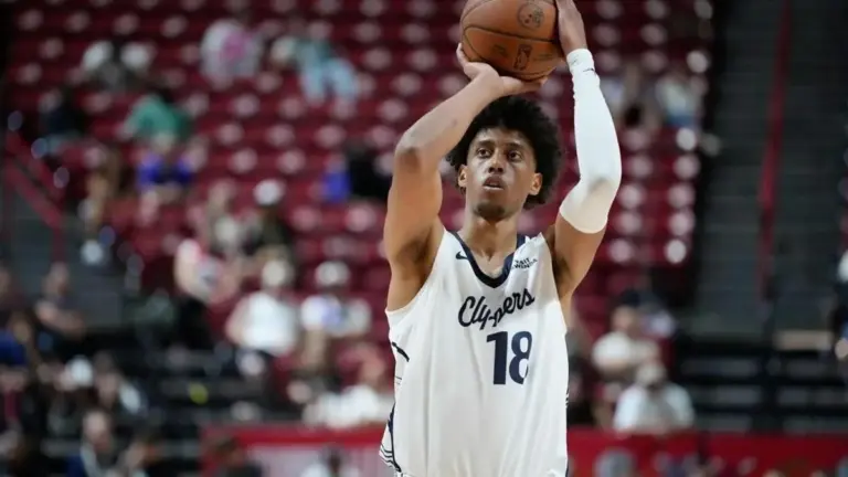 Baba Miller ya no es un secreto: el 'unicornio' español de 2,11 m incendia la Summer League con los Clippers