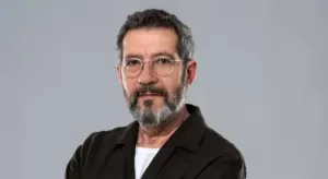 Carles Porta salta a la ficción con '33 días', la serie de Movistar Plus+ sobre la mayor fuga carcelaria de España