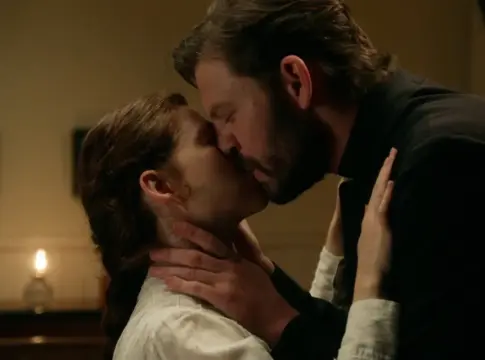 El caos envuelve a 'La Promesa' tras la desaparición de Ángela y un beso prohibido que queda al descubierto | Fuente: RTVE El caos envuelve a 'La Promesa' tras la desaparición de Ángela y un beso prohibido que queda al descubierto