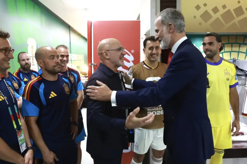 La promesa del rey Felipe VI a la Selección Española si alcanza la esperada final del Mundial no incluye a la reina Letizia 1 El rey Felipe VI confirma su presencia en el estadio si se logra el billete a la final
