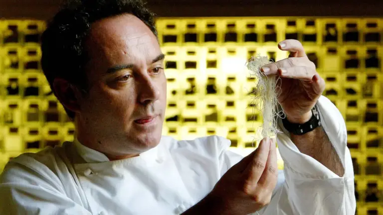 Ferran Adrià critica la desconexión entre alta cocina y salarios medios en España