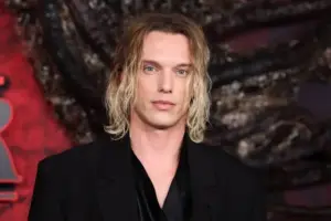 Los showrunners de 'The Rings of Power' revelan en la SDCC 2026 que Jamie Campbell Bower será Celeborn y explican su impacto en la temporada 3