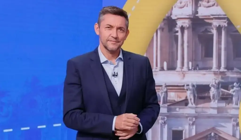 "Le va a golpear duramente": Javier Ruiz acorrala a Ayuso en TVE con una pregunta atronadora sobre su millonaria adquisición inmobiliaria 2 Las cinco preguntas sobre Isabel Díaz Ayuso que resonaron en RTVE
