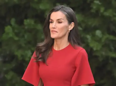 ¡A la calle! La reina Letizia retira su apoyo económico y echan a patadas de La Moraleja a su familiar más polémico | Fuente: Europa Press ¡A la calle! La reina Letizia retira su apoyo económico y echan a patadas de La Moraleja a su familiar más polémico