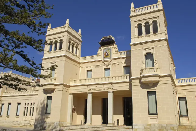 A Fonsagrada (Lugo) inaugura el primer museo de España dedicado al humorista Forges