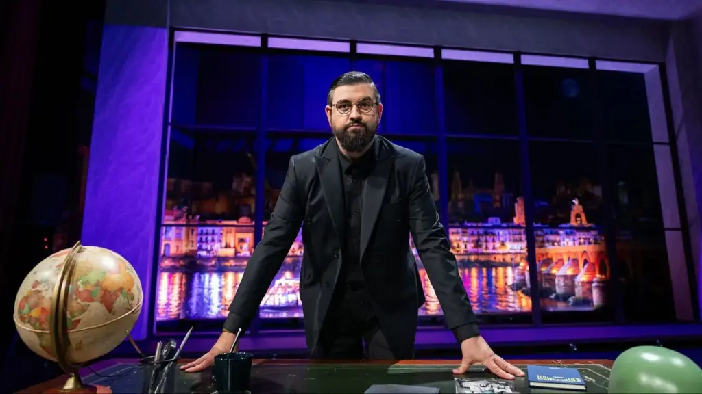 RTVE prepara el golpe de gracia de La 1 después del Mundial 2 Manu Sánchez en El Perro Andaluz de La 1 de RTVE