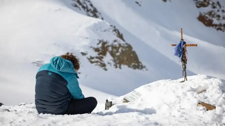 Netflix anuncia 'Más allá de la sociedad', el documental de Bayona sobre la tragedia de los Andes